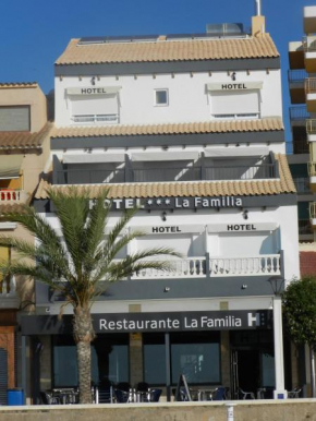  Hotel La Familia  Кампельо